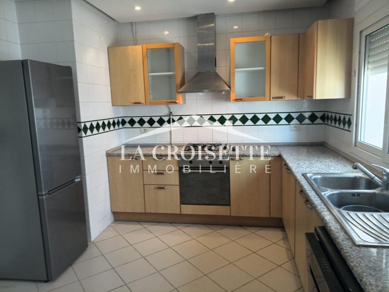 Un appartement S+3 meublé  vue sur mer à La Marsa